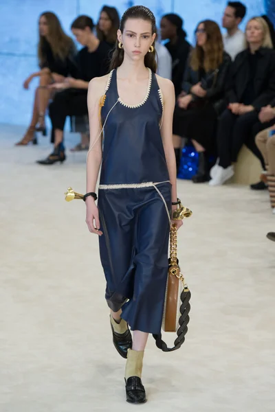 Look 39